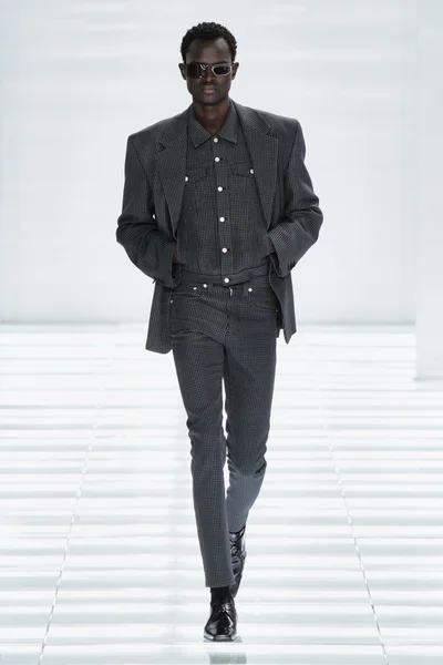 Look 27